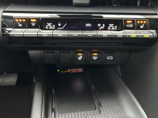 Toyota C-HR 2,0 PHEV Active Drive CVT 223PS | LED|Kamera