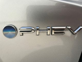 Toyota C-HR 2,0 PHEV Active Drive CVT 223PS