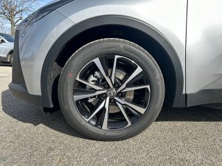 Toyota C-HR 2,0 PHEV Active Drive CVT 223PS