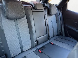 Peugeot 3008 1,2 PureTech 130 Allure Pack | LED | Navi