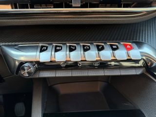 Peugeot 3008 1,2 PureTech 130 Allure Pack | LED | Navi