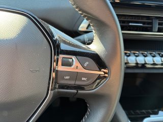 Peugeot 3008 1,2 PureTech 130 Allure Pack | LED | Navi