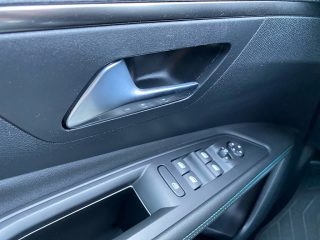 Peugeot 3008 1,2 PureTech 130 Allure | LED | Navi | Keyless