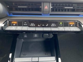 Toyota Prius 2,0 PHEV Executive CVT 223PS | Navi | Kam