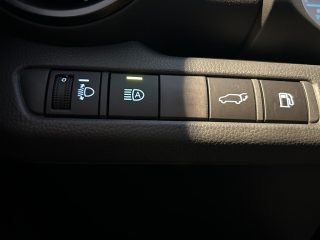 Toyota C-HR 1,8 Hybrid Active Drive CVT 140PS | LED | Navi