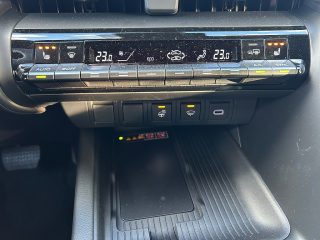 Toyota C-HR 1,8 Hybrid Active Drive CVT 140PS | LED | Navi