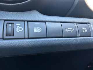 Toyota C-HR 1,8 Hybrid Active Drive CVT 140PS | LED | Navi