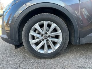 Toyota C-HR 1,8 Hybrid Active Drive CVT 140PS | LED | Navi