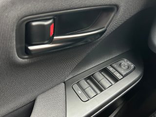 Toyota C-HR 2,0 PHEV Active Drive CVT 223PS | LED | Navi