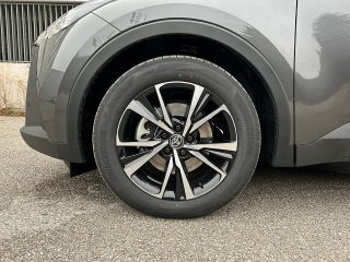 Toyota C-HR 2,0 PHEV Active Drive CVT 223PS | LED | Navi