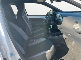 Toyota Aygo X 1,0 Play | FISKAL UMBAU