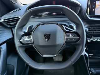 Peugeot 2008 PureTech 130 Allure Aut. | LED | Navi | PDC