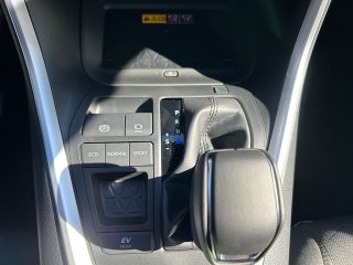 Toyota RAV4 2,5 Hybrid Active Drive CVT 218PS