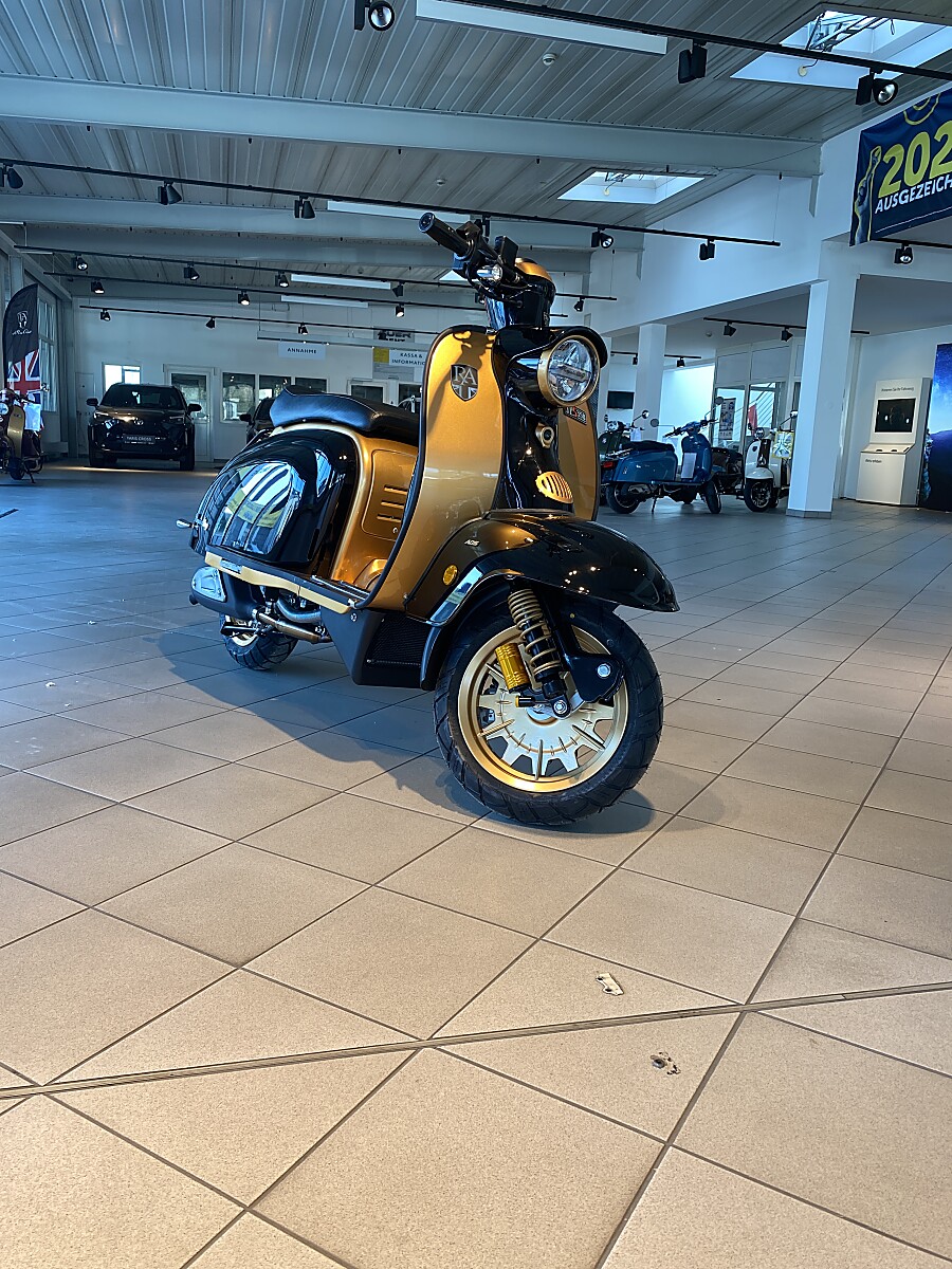 Royal Alloy JPS 350 on road