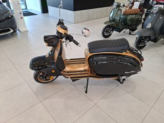 Royal Alloy JPS 350 on road