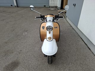 Royal Alloy JPS 350 on road