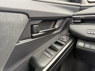 Toyota C-HR + Elektro 77kWh Teamplayer 2WD | 600km Reichweite | ab 40.550,-