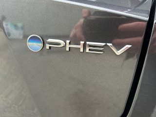 Toyota C-HR 2,0 PHEV Active Drive CVT 223PS | LED | Navi