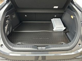 Toyota C-HR 2,0 PHEV Active Drive CVT 223PS | LED | Navi