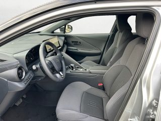 Toyota C-HR 2,0 PHEV Active Drive CVT 223PS | LED | Navi