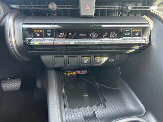 Toyota C-HR 2,0 PHEV Active Drive CVT 223PS