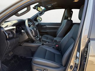 Toyota Hilux Double Cab Invincible 4WD 2,8 MHEV |bei 2-Sitzer Variante 60.800,-