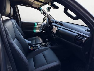 Toyota Hilux Double Cab Invincible 4WD 2,8 MHEV |bei 2-Sitzer Variante 60.800,-