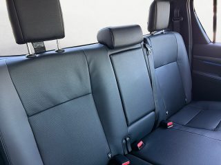 Toyota Hilux Double Cab Invincible 4WD 2,8 MHEV |bei 2-Sitzer Variante 60.800,-