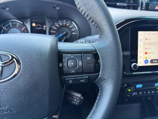 Toyota Hilux Double Cab Invincible 4WD 2,8 MHEV |bei 2-Sitzer Variante 60.800,-
