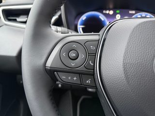 Toyota Corolla TS 1,8 Hybrid Active Drive CVT 140PS