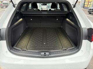 Toyota Corolla TS 1,8 Hybrid Active Drive CVT 140PS