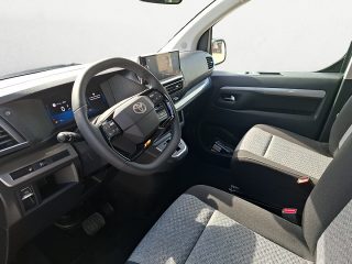 Toyota Proace Verso 2,2 D 180 L1 Teamplayer Aut. mit Navigationspaket und elektrischen Schiebetüren