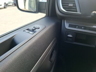 Toyota Proace Verso 2,2 D 180 L1 Teamplayer Aut. mit Navigationspaket und elektrischen Schiebetüren
