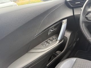 Peugeot 2008 1,5 BlueHDi Allure | Sitzheizung | Navi |
