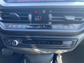 BMW 118i Aut. M-SPORT | LED | Assistenz