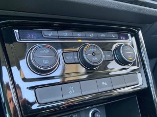 VW Touran Highline 1,5 TSI DSG | Sky | Navi | Leder