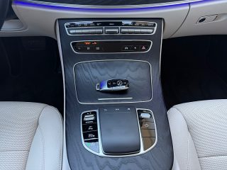 Mercedes-Benz E 220d AMG Line 4Matic Aut. | LED | Navi | AHK