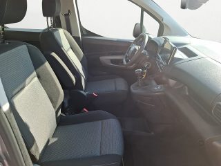 Toyota Proace City Verso L1 1,2 110 Shuttle | ab €25.990,-