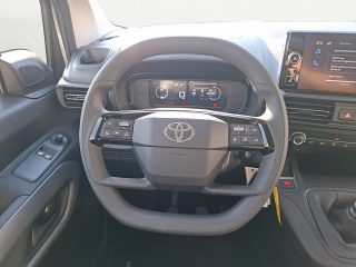 Toyota Proace City Verso L1 1,2 110 Shuttle | ab €25.990,-