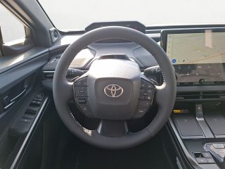 Toyota C-HR+ Elektro 77kWh AWD Lounge mit Sky & Sound Paket